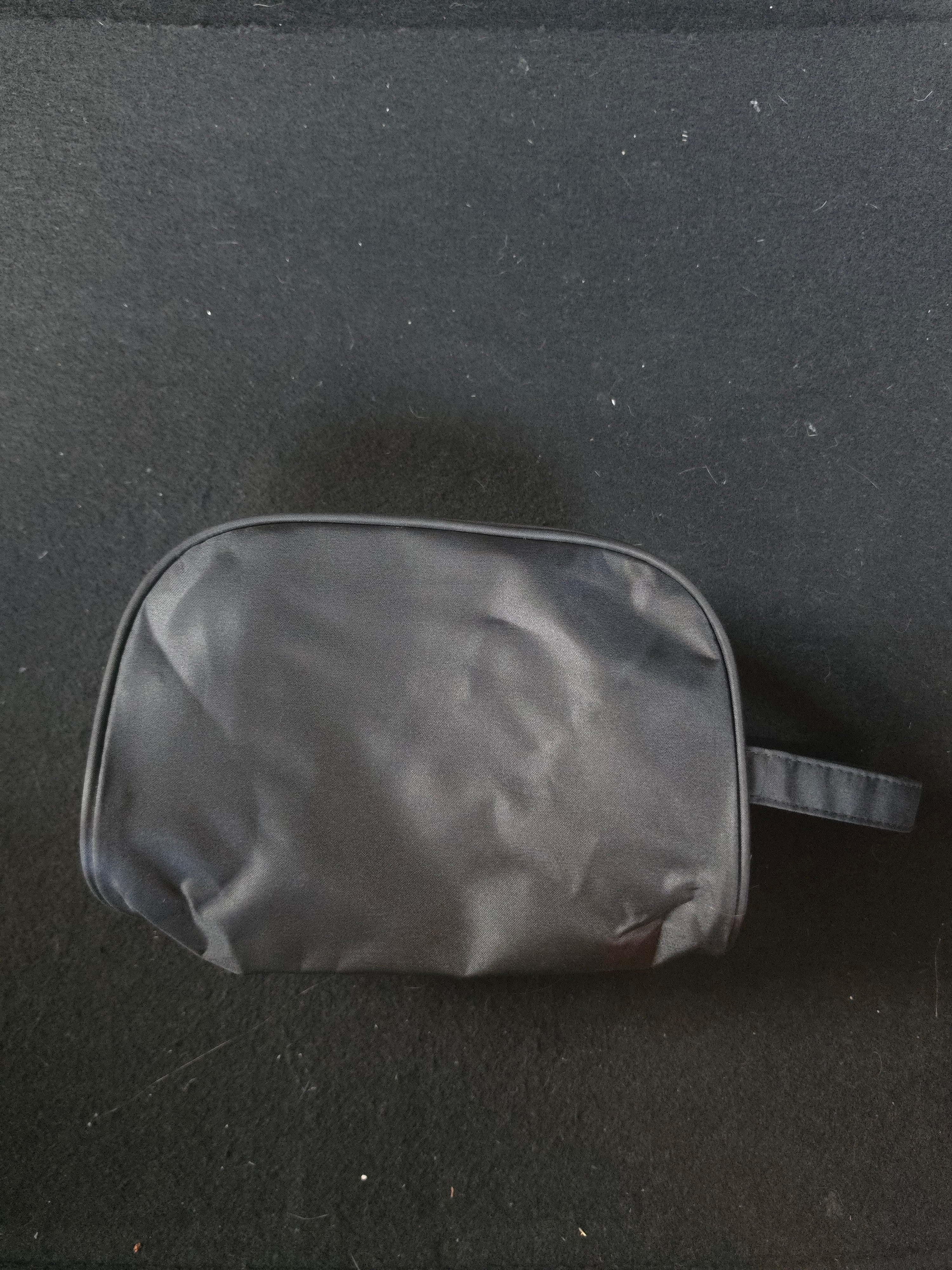 Empty Pompie carry bag